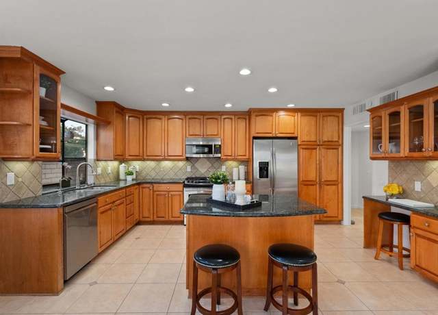 Property at 21905 Grovepark Dr, Saugus, CA 91350, 3 beds, 2.5 baths