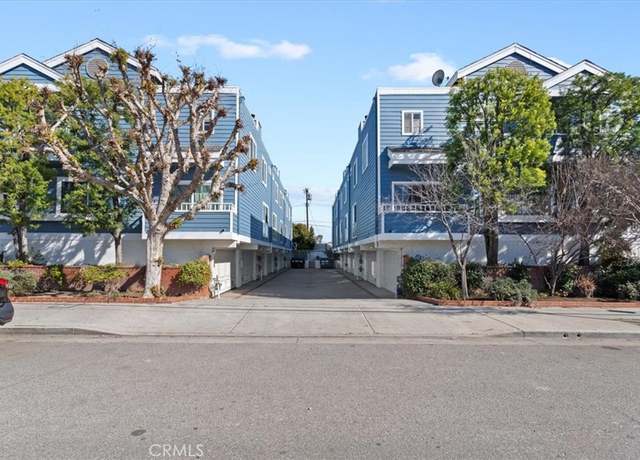Property at 5324 N Kester Ave 12, Sherman Oaks, CA 91411, 2 beds, 2.5 baths