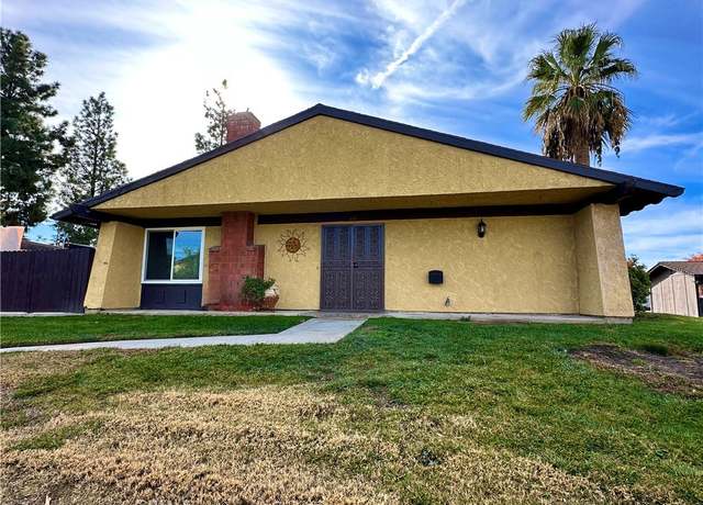 Property at 416 E Thornton Ave, Hemet, CA 92543, 2 beds, 2 baths