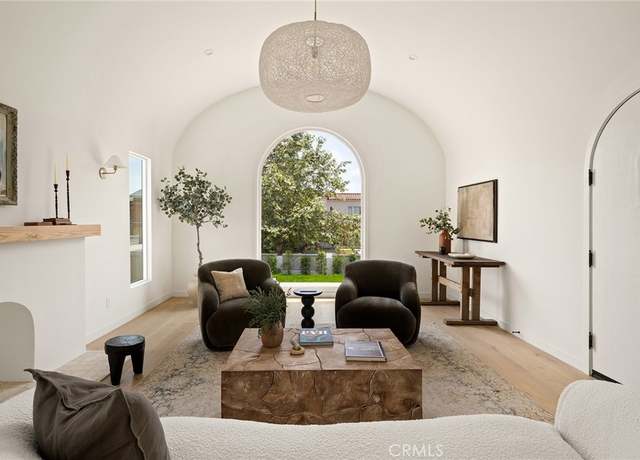 Property at 5047 W 21st St, Los Angeles, CA 90016, 3 beds, 2.5 baths