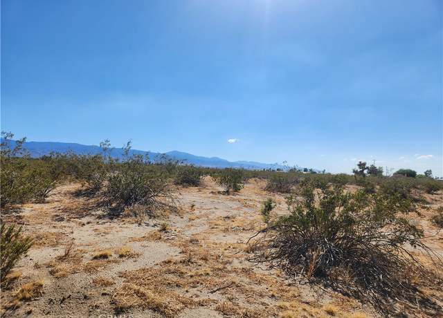 Property at 2 Horizon Ct, Phelan, CA 92371