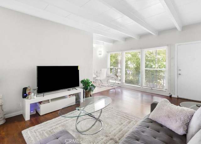 Property at 438 Cedar Ave #11, Long Beach, CA 90802, 1 bed, 1 bath