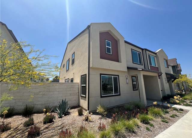 Property at 27636 Symphony Pl, Valencia, CA 91381, 3 beds, 3 baths