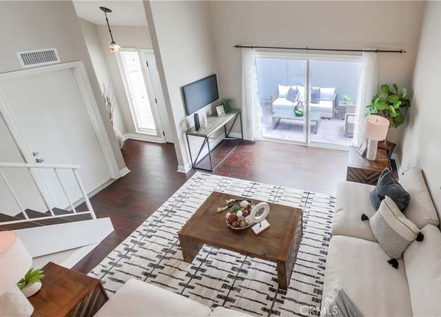 Property at 5573 Kiowa Dr, La Mesa, CA 91942, 2 beds, 2.5 baths