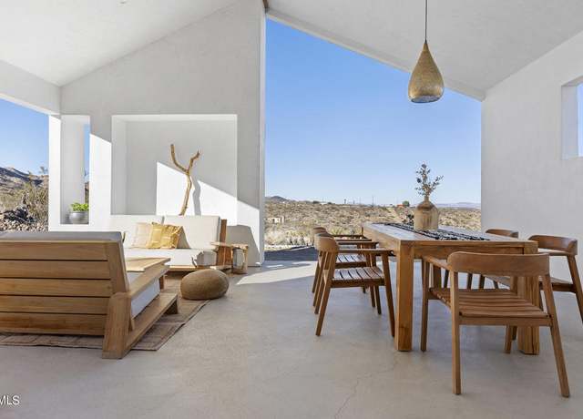 Property at 2340 Inca Trl, Yucca Valley, CA 92284, 2 beds, 3 baths
