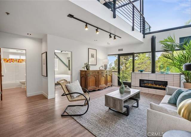 Property at 686 Diamond St, Laguna Beach, CA 92651, 3 beds, 2.5 baths