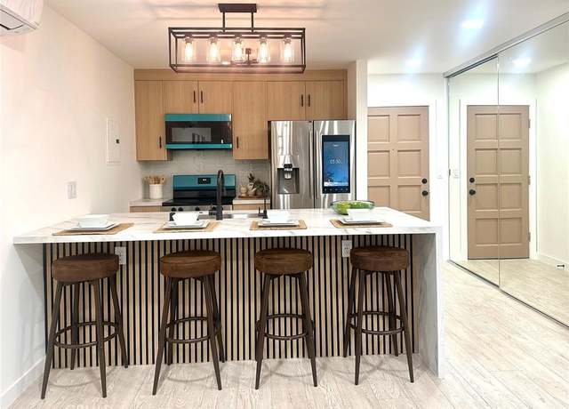 Property at 2521 W Sunflower Ave Unit D4, Santa Ana, CA 92704, 1 bed, 1 bath