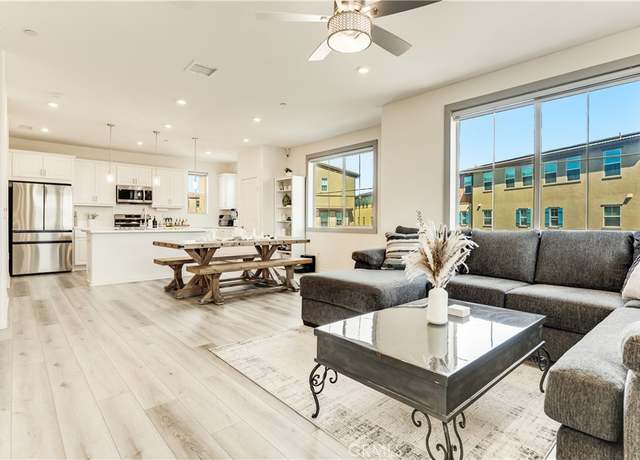 Property at 1648 Fig Tree Way, Oceanside, CA 92056, 3 beds, 3.5 baths