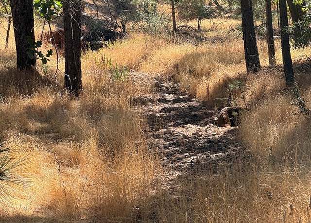 Property at 5718 E Whitlock Rd, Mariposa, CA 95338