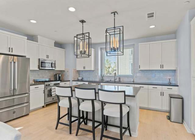 Property at 1573 Vista Del Mar Way, Oceanside, CA 92054, 3 beds, 3.5 baths