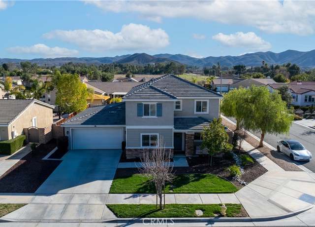 Property at 171 Lupine St, Hemet, CA 92543, 5 beds, 2.5 baths