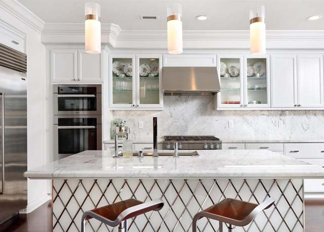 Property at 7127 Fay Ave, La Jolla, CA 92037, 3 beds, 3.5 baths