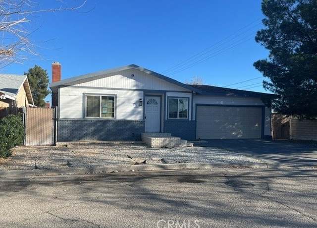 Property at 1853 Horizon Ln, Lancaster, CA 93535, 2 beds, 2 baths