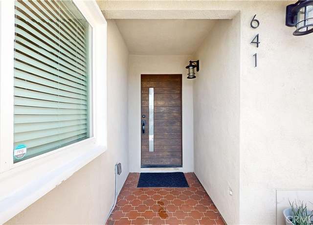 Property at 641 W 127th St, Los Angeles, CA 90044, 7 beds, 5 baths