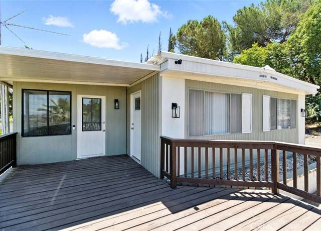Property at 25870 Valle Vue Pl, Hemet, CA 92544, 2 beds, 2 baths