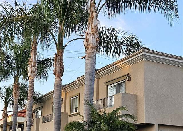 Property at 7132 Farralone Ave #206, Canoga Park, CA 91303, 4 beds, 3 baths