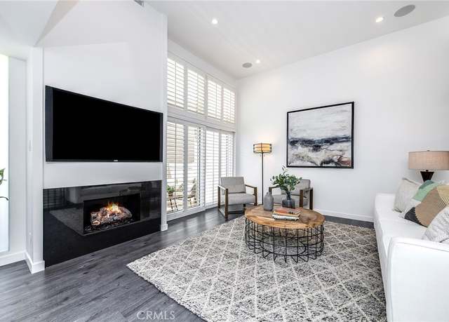 Property at 4345 W Sarah St #3, Burbank, CA 91505, 2 beds, 2.5 baths