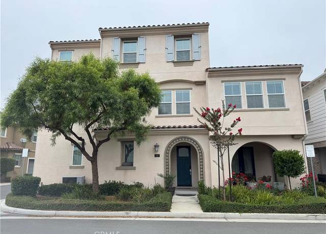 Property at 526 W Tribella Ct, Santa Ana, CA 92703, 4 beds, 3 baths
