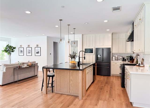 Property at 28524 Songbird Way, Saugus, CA 91350, 4 beds, 3.5 baths