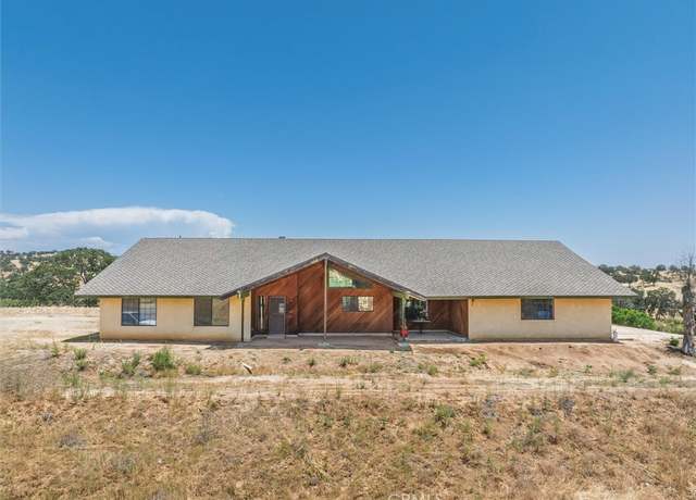 Property at 26667 Road 407, Raymond, CA 93653, 3 beds, 3 baths