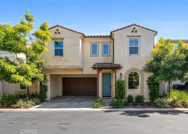 Property at 945 Brilliance Ln, Costa Mesa, CA 92626, 4 beds, 2.5 baths