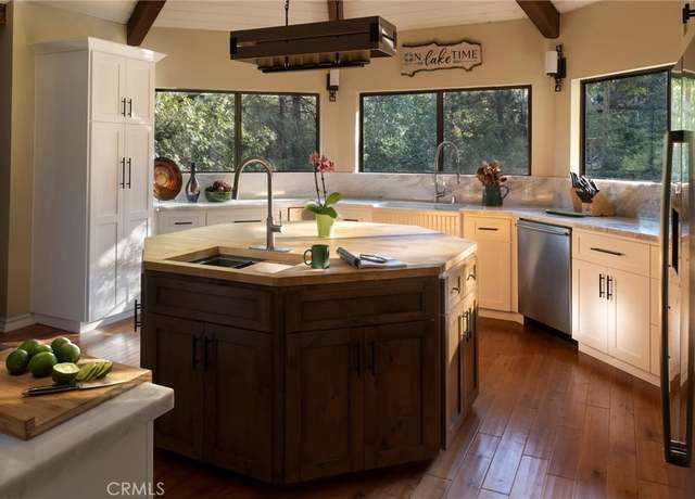 Property at 28982 N Shore Rd, Lake Arrowhead, CA 92352, 4 beds, 5 baths