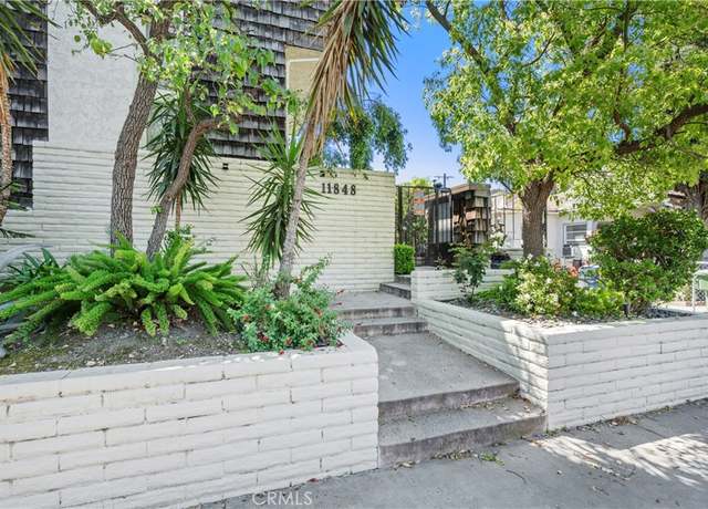 Property at 11848 Erwin St #7, North Hollywood, CA 91606, 3 beds, 2.5 baths