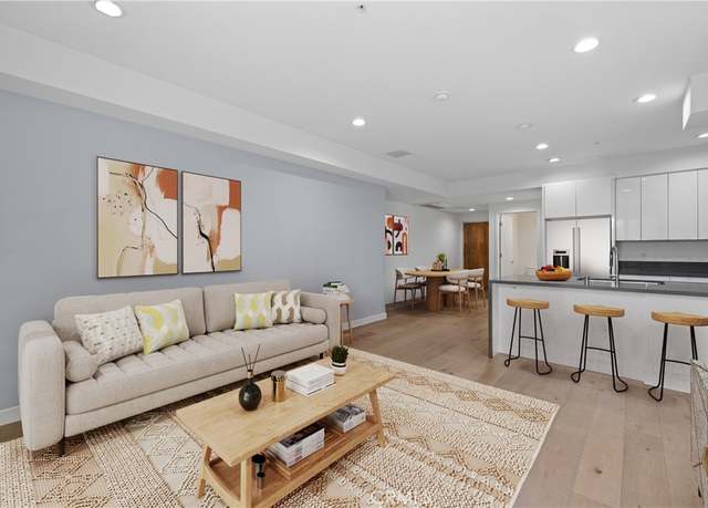 Property at 105 S Mariposa Ave #209, Los Angeles, CA 90004, 2 beds, 2 baths