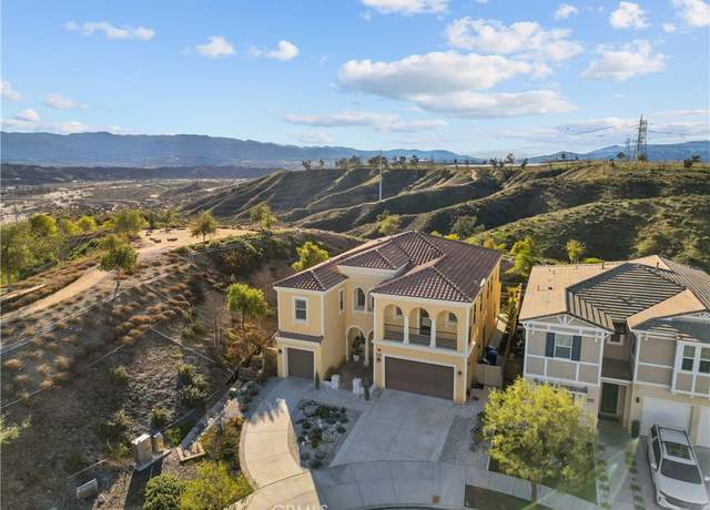 Property at 27601 Skylark Ln, Saugus, CA 91350, 6 beds, 5.5 baths