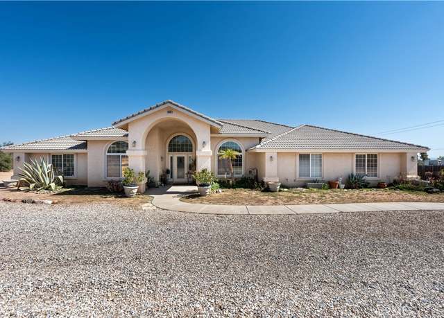Property at 9098 Rattlesnake Rd, Phelan, CA 92371, 5 beds, 3 baths