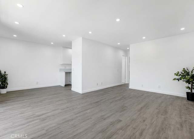 Property at 20930 Parthenia St #206, Canoga Park, CA 91304, 1 bed, 1 bath
