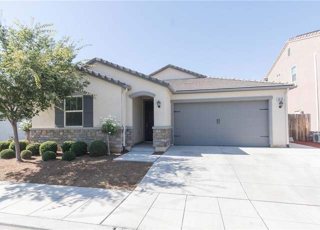 Property at 3835 Hampton Way, Clovis, CA 93619, 4 beds, 2 baths