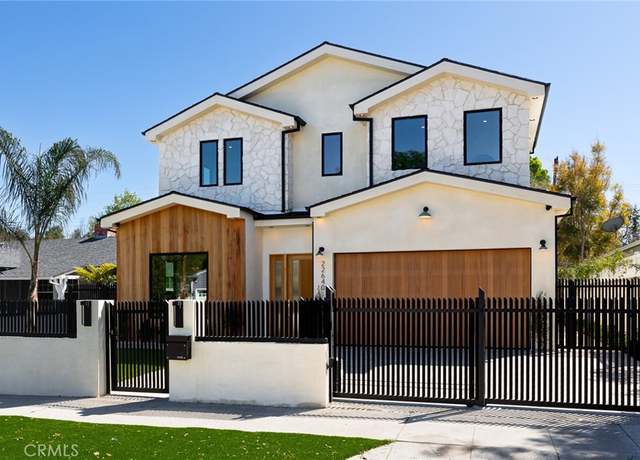 Property at 22640 Clarendon St, Woodland Hills, CA 91367, 5 beds, 5.5 baths