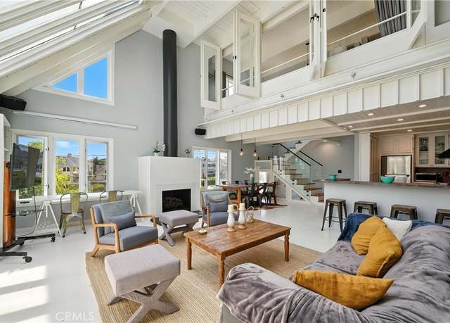 Property at 33 Reef St #8, Marina Del Rey, CA 90292, 3 beds, 2.5 baths
