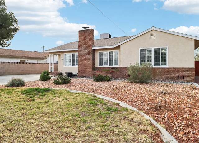 Property at 1202 W Lancaster Blvd, Lancaster, CA 93534, 3 beds, 2 baths