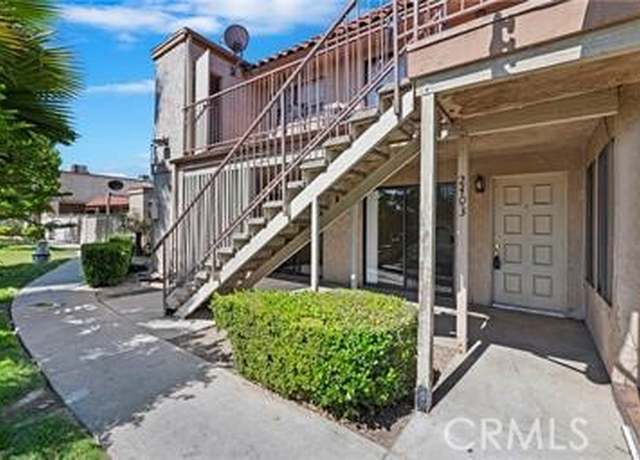 Property at 2403 W Acacia Ave, Hemet, CA 92545, 2 beds, 2 baths