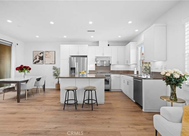 Property at 118 Outwest, Irvine, CA 92618, 2 beds, 2.5 baths