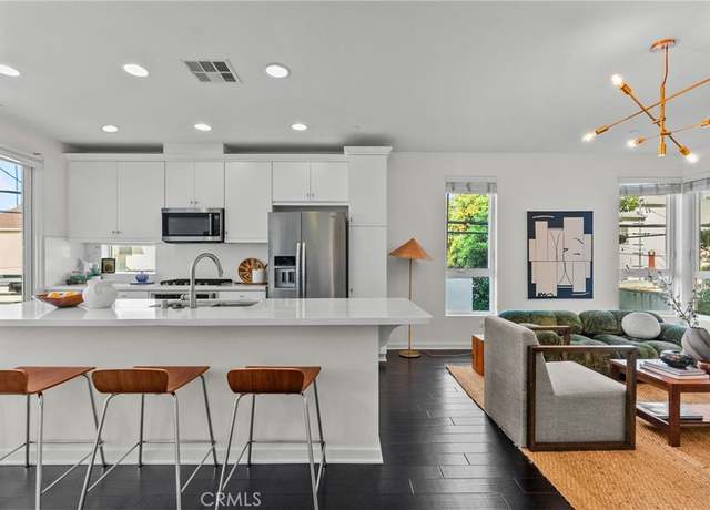 Property at 5643 Cielo Way, Los Angeles, CA 90028, 3 beds, 3 baths