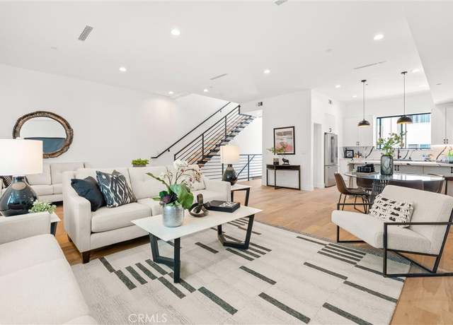Property at 6510 N Contour Ln, North Hollywood, CA 91606, 3 beds, 3.5 baths