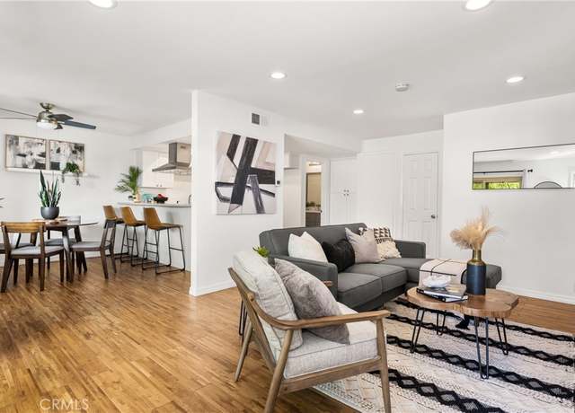Property at 19152 Shoreline Ln #8, Huntington Beach, CA 92648, 2 beds, 1.5 baths