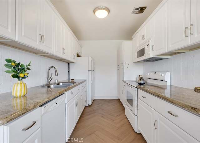 Property at 5400 Newcastle Ave #46, Encino, CA 91316, 1 bed, 1 bath