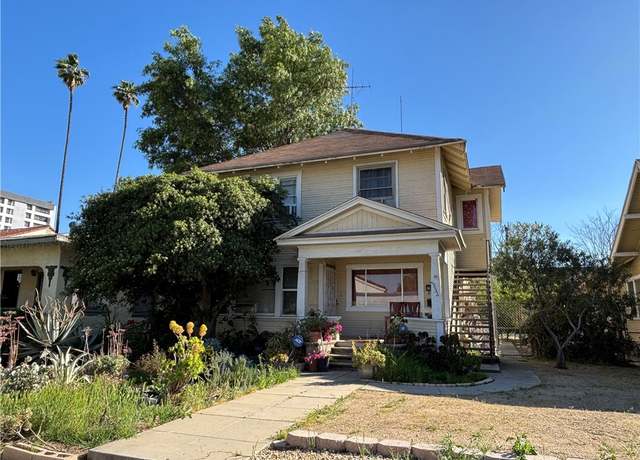 Property at 3852 4th St, Riverside, CA 92501, 3 beds, 3.5 baths