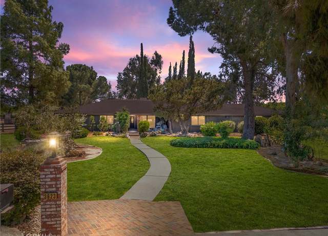 Property at 3623 Houghton Rd, Bakersfield, CA 93313, 3 beds, 2.5 baths