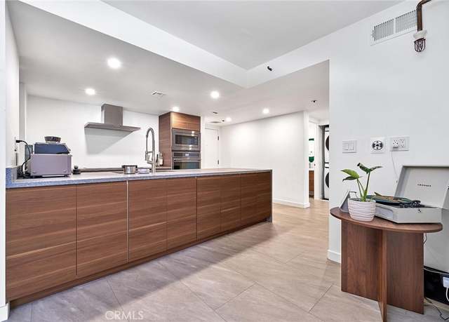 Property at 600 W 9th St #1211, Los Angeles, CA 90015, 2 beds, 2 baths