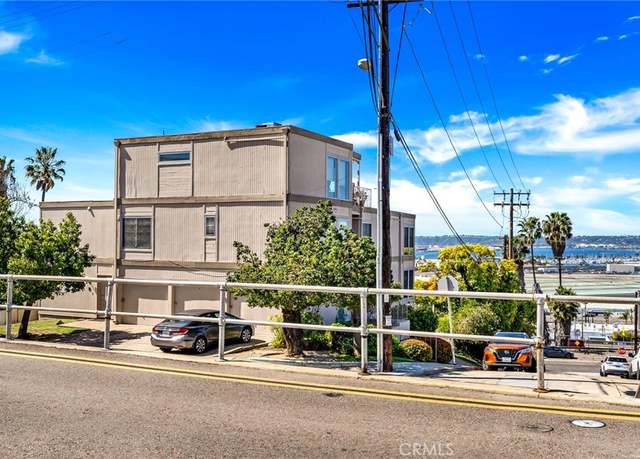 Property at 1111 W Olive St Unit B, San Diego, CA 92103, 2 beds, 1.5 baths