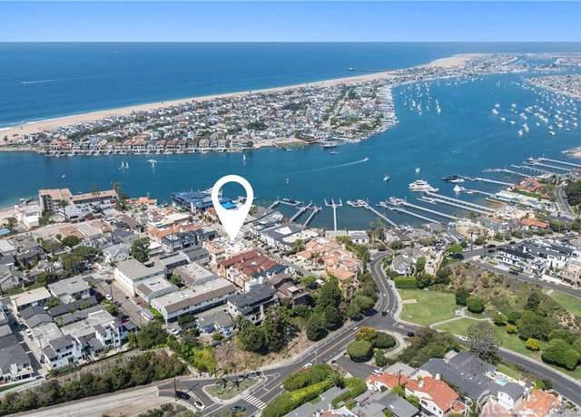 Property at 302 Carnation Ave, Corona Del Mar, CA 92625, 3 beds, 2.5 baths