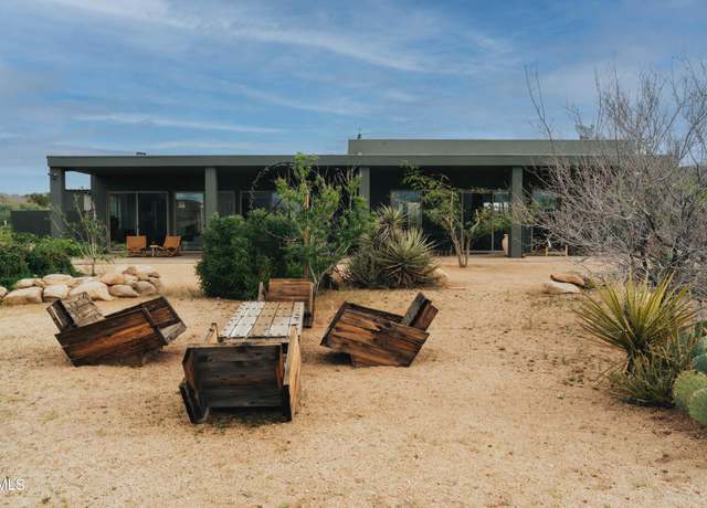 Property at 51845 Saddle Ln, Pioneertown, CA 92268, 3 beds, 2 baths