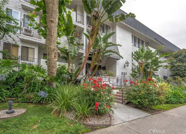 Property at 837 N West Knoll Dr #109, West Hollywood, CA 90069, 2 beds, 2 baths