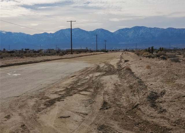 Property at 124 E Avenue Q, Palmdale, CA 93591