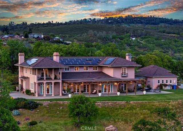 Property at 19255 Dallas Ct, Hidden Valley Lake, CA 95467, 4 beds, 4.5 baths